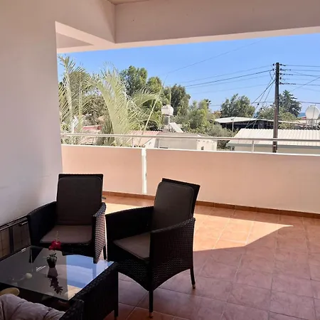 Apartament 2 Bed 1st Floor Mc Kenzie -3 Min Walk To The Beach! Larnaca