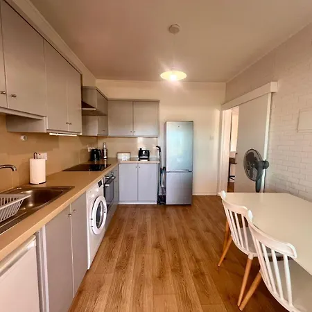 2 Bed 1st Floor Mc Kenzie -3 Min Walk To The Beach! Apartament Larnaca